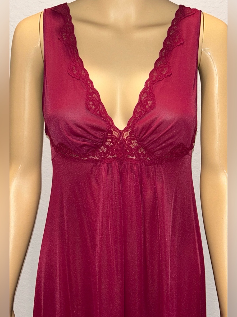 Lace-Trim Deep V Chemise & Robe in Wine